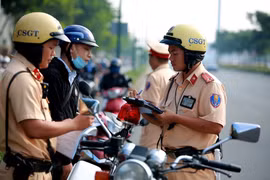 Tăng thẩm quyền xử phạt hành chính cho Chủ tịch xã; Công an cấp tỉnh có quyền xử phạt trục xuất