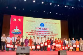 Hà Nội biểu dương 100 người cao tuổi vận động con cháu thực hiện tốt chính sách dân số