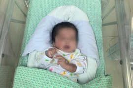 Bé sơ sinh bị vứt vào thùng rác của cơ sở nạo phá thai được cứu sống kỳ diệu