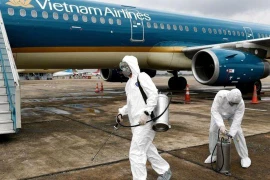 Phát hiện một người nghi mắc Covid-19 trên chuyến bay từ Nội Bài vào TP HCM 