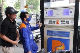 Thủ tướng chỉ đạo thực hiện nghiêm quy định xuất hóa đơn điện tử cho từng lần bán xăng, dầu