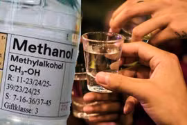 Hà Nội: Người đàn ông phải lọc máu cấp cứu do uống phải rượu pha cồn công nghiệp