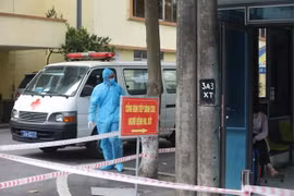 Hà Nội: Thêm 3 ca Covid-19 từ ổ dịch chợ Cửa hàng mới - Đông Anh