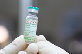 Viện Vệ sinh dịch tễ Trung ương gửi mẫu vaccine Covivac sang Canada để đánh giá