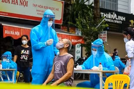 Thêm 2 người ở chung cư A4 Đền Lừ và 1 người ở Thanh Xuân dương tính Covid-19