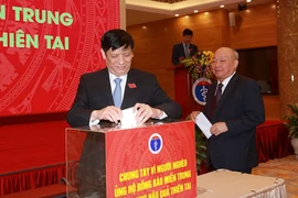 Quyền Bộ trưởng Y tế kêu gọi toàn ngành y sẻ chia, hướng về miền Trung ruột thịt