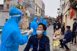 16 ca Covid-19 mới, 2 ca phát hiện nhờ lấy mẫu sàng lọc trong khu dân cư đã phong tỏa