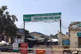 Hà Nội khẩn tìm người đến mua trứng tại chợ đầu mối Đền Lừ do có ca Covid-19