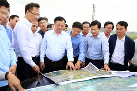 Lãnh đạo Hà Nội, Bắc Ninh, Hưng Yên cùng thị sát dự án Vành đai 4, thống nhất tiến độ