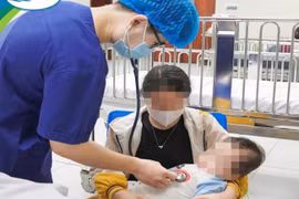 Uống Oresol được pha quá đặc, bé 9 tháng tuổi ở Hà Nội nguy hiểm tính mạng