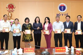 31 cá nhân được Bộ Y tế trao Kỷ niệm chương Vì sức khỏe nhân dân
