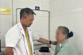 Cứu bệnh nhân suy tim có khối u hiếm gặp, phải ngủ ngồi vì đường thở bị thắt chỉ còn 2mm