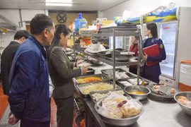 Hà Nội xử phạt trên 3.200 cơ sở vi phạm an toàn thực phẩm trong năm 2024