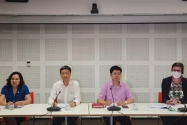 Việt Nam có công bố hết dịch Covid-19 hay không, tiêm vaccine sẽ thay đổi như thế nào?