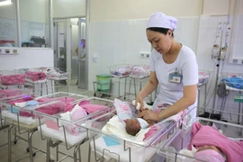 Bộ Y tế đề xuất bỏ quy định mỗi cặp vợ chồng chỉ sinh 1-2 con