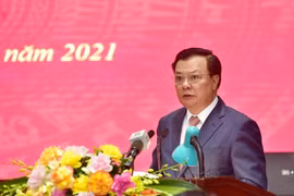 Bí thư Thành ủy Đinh Tiến Dũng: Phải giải quyết cho được những tồn tại về công tác cán bộ