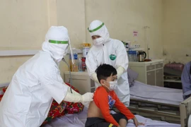 Sau tròn một tuần, số mắc Covid-19 tại Hà Nội mới giảm xuống dưới 30.000 ca 