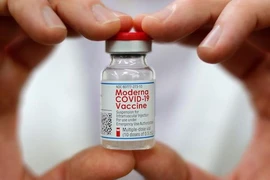 Mới: Người đã tiêm 2 mũi vaccine Covid-19 Moderna thì mũi 3 chỉ tiêm nửa liều