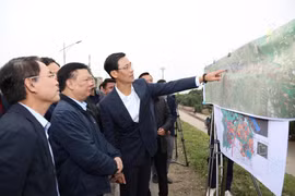 Bí thư Thành ủy Hà Nội thị sát tiến độ đường Vành đai 4 tại Đan Phượng và Hoài Đức