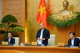 Chính phủ dành một phút mặc niệm, kêu gọi “làm gấp đôi, gấp ba” để bù đắp cho miền Trung