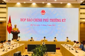 Chính phủ đề xuất giảm tiếp 30% thuế thu nhập doanh nghiệp, giảm 50% thuế với hộ kinh doanh...