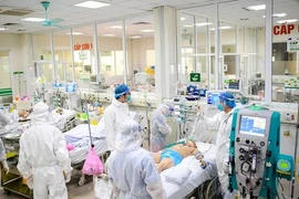 0,3% bệnh nhân Covid-19 tại Hà Nội tử vong, 27% có triệu chứng mức trung bình và nặng