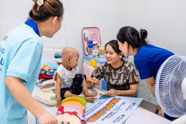 Long Châu ghi dấu ấn với dự án “Đồng hành cùng chiến binh nhí”