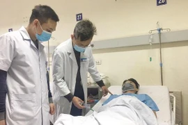 Thiếu niên 16 tuổi vỡ tinh hoàn do tranh chấp khi chơi bóng chuyền