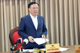 Bí thư Thành ủy Hà Nội: Không để cán bộ vi phạm giờ làm việc, dùng xe công đi lễ hội