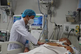 Chủ quan với vết xước nhẹ ở chân, người đàn ông nhập viện vì uốn ván