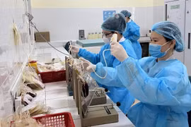 Thay 96 đơn vị huyết tương, tương đương 14,4 lít để cứu người bệnh bị liệt hoàn toàn