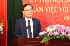 Trường cán bộ Lê Hồng Phong đề xuất cho xét tuyển lao động đã làm hợp đồng 17 năm