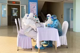 Số mắc Covid-19 ở Hà Nội giảm ngày thứ hai liên tiếp, số ca điều trị cũng giảm