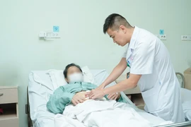 Nữ bệnh nhân thủng tạng do ngậm tăm, đe dọa tính mạng