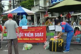 Chiều 4-8, Hà Nội thêm 14 ca Covid-19 mới, vẫn có nhân viên giao thực phẩm dương tính