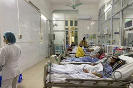 Trời lạnh, người già nhập viện do bệnh phổi và đột quỵ tăng cao