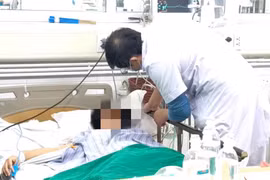 Uống liền 20 viên paracetamol để giảm đau đầu, một phụ nữ ngộ độc nặng