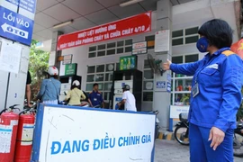 Chủ tịch Quốc hội yêu cầu giám sát cung ứng xăng dầu trong nước và nhà máy lọc dầu Nghi Sơn