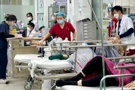 Số ca cấp cứu đột quỵ, ngộ độc cùng tăng mạnh dịp cuối năm do tất niên và rét đậm