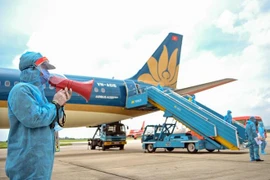 Khẩn tìm người đi trên hai chuyến bay từ Đà Nẵng đến Hà Nội có bệnh nhân Covid-19