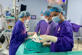 Thêm nạn nhân nhập viện vì áp xe vú do chi 20 triệu để nâng ngực bằng sóng xung kích