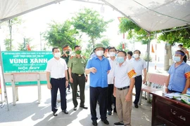 Bí thư Thành ủy Hà Nội đề nghị huyện ngoại thành hỗ trợ các quận chống dịch Covid-19