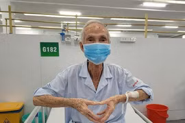 Số ca Covid-19 tử vong ở TP HCM đã giảm 30% so với tuần trước, Hà Nội vẫn xếp ở nhóm 2