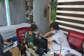 Bảo vệ sức khỏe cho người cao tuổi trong thời tiết nắng nóng