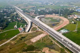 Thủ tướng yêu cầu nỗ lực đẩy nhanh tiến độ các công trình, dự án giao thông quan trọng