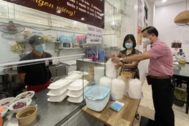 Hà Nội lập nhiều đoàn kiểm tra an toàn thực phẩm khi quán ăn, nhà hàng được mở lại