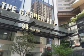 Con gái 10 tháng tuổi của nữ bệnh nhân ở chung cư Garden Hill và một người giúp việc mắc Covid-19