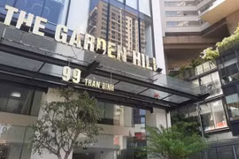 Con gái 10 tháng tuổi của nữ bệnh nhân ở chung cư Garden Hill và một người giúp việc mắc Covid-19