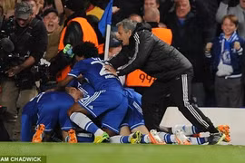 Ngược dòng thần kỳ, Chelsea vào bán kết
