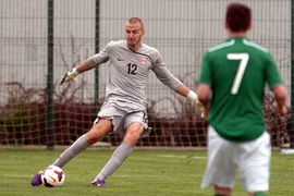 NÓNG: M.U có tân binh 17 tuổi cao tới 2m02